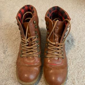 Brown laces boots